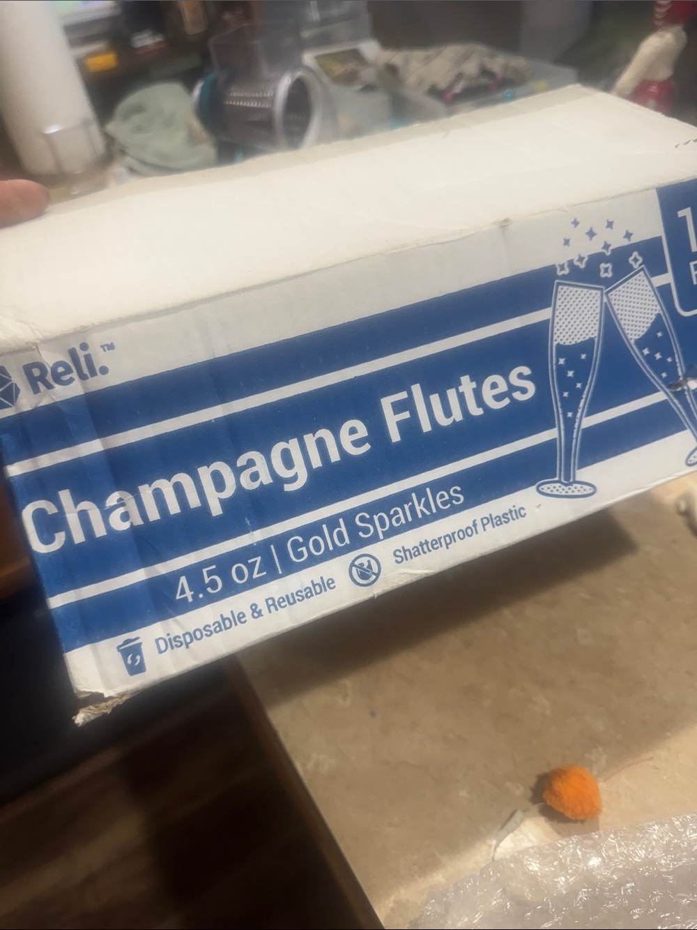 60 Champagne Flutes Gold Sparkles - 4.5 oz